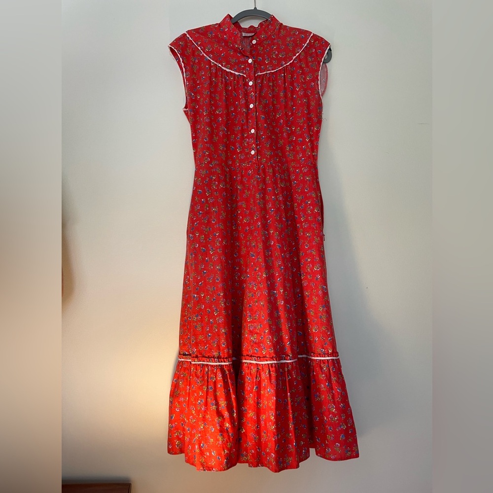 Vintage Betty Barclay 1970s French Floral Red Sleeveless Dress
